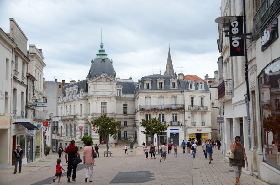 Charente Angouleme winkelen
